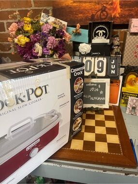 Crock pot new in box cooker
